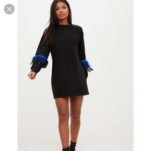 Feather sweater dress 💙